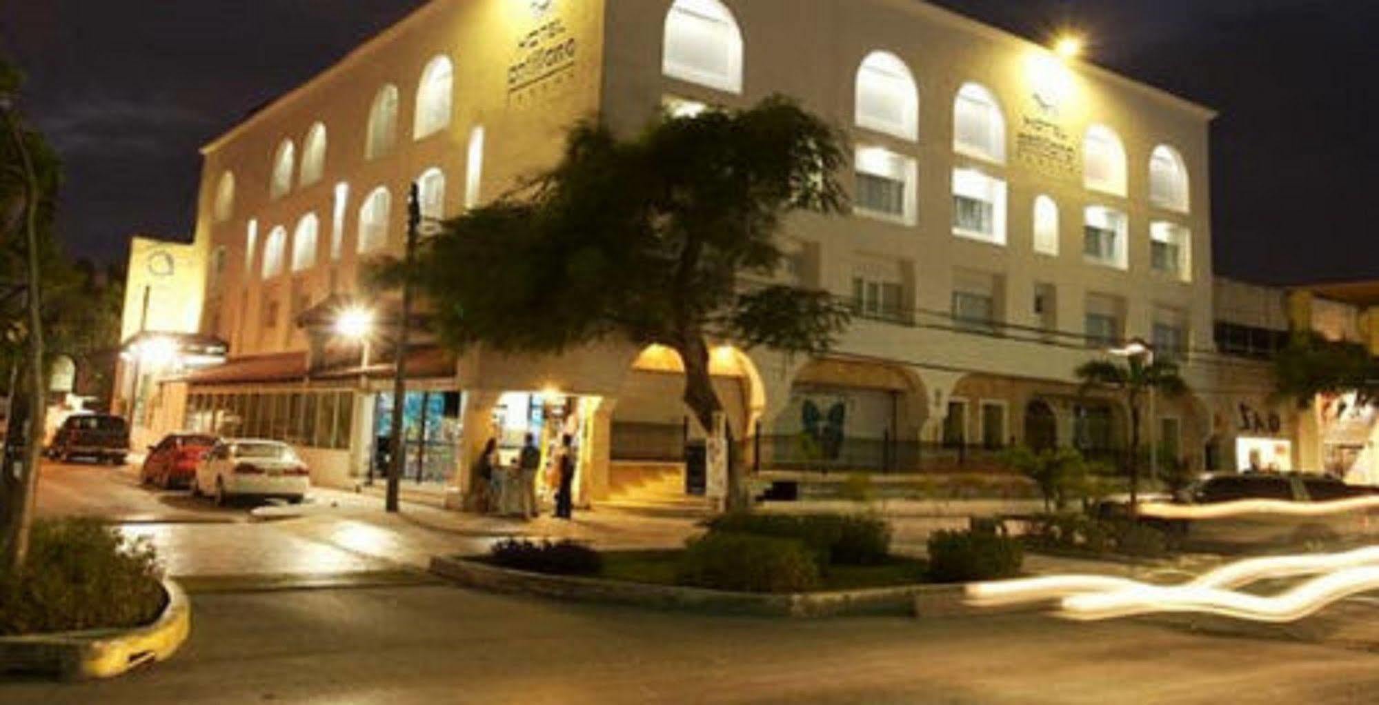 Hotel Antillano Cancún Buitenkant foto