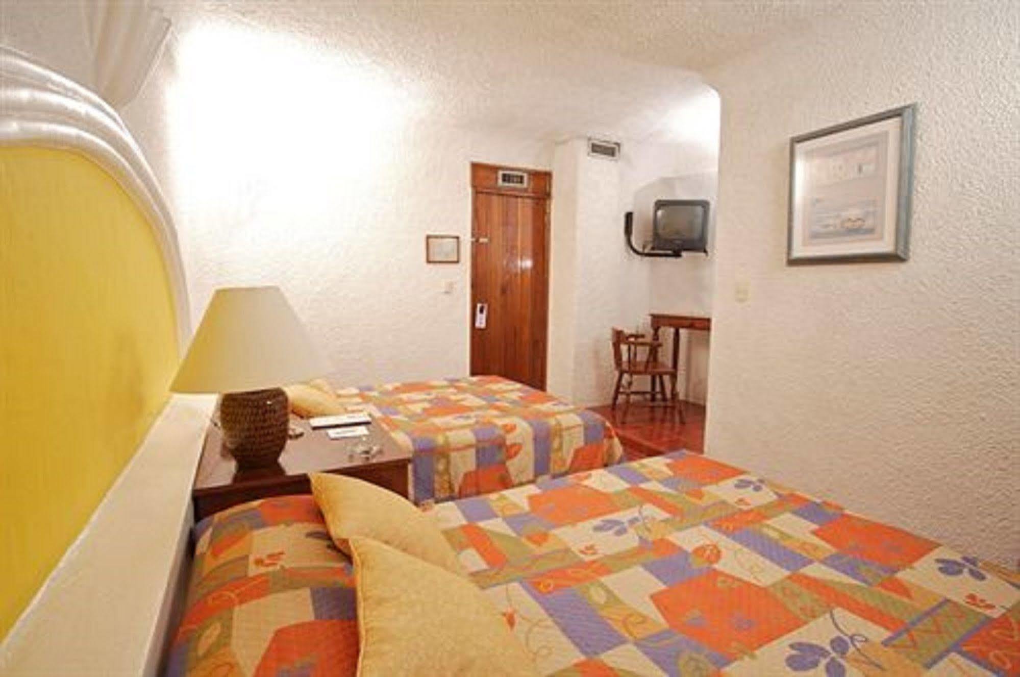 Hotel Antillano Cancún Buitenkant foto